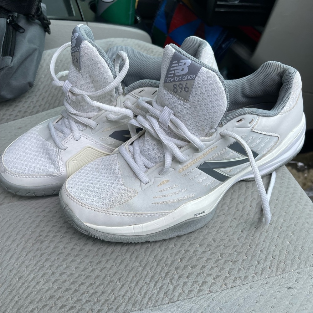 Barely worn New Balance 896 women’s tennis sneakers.